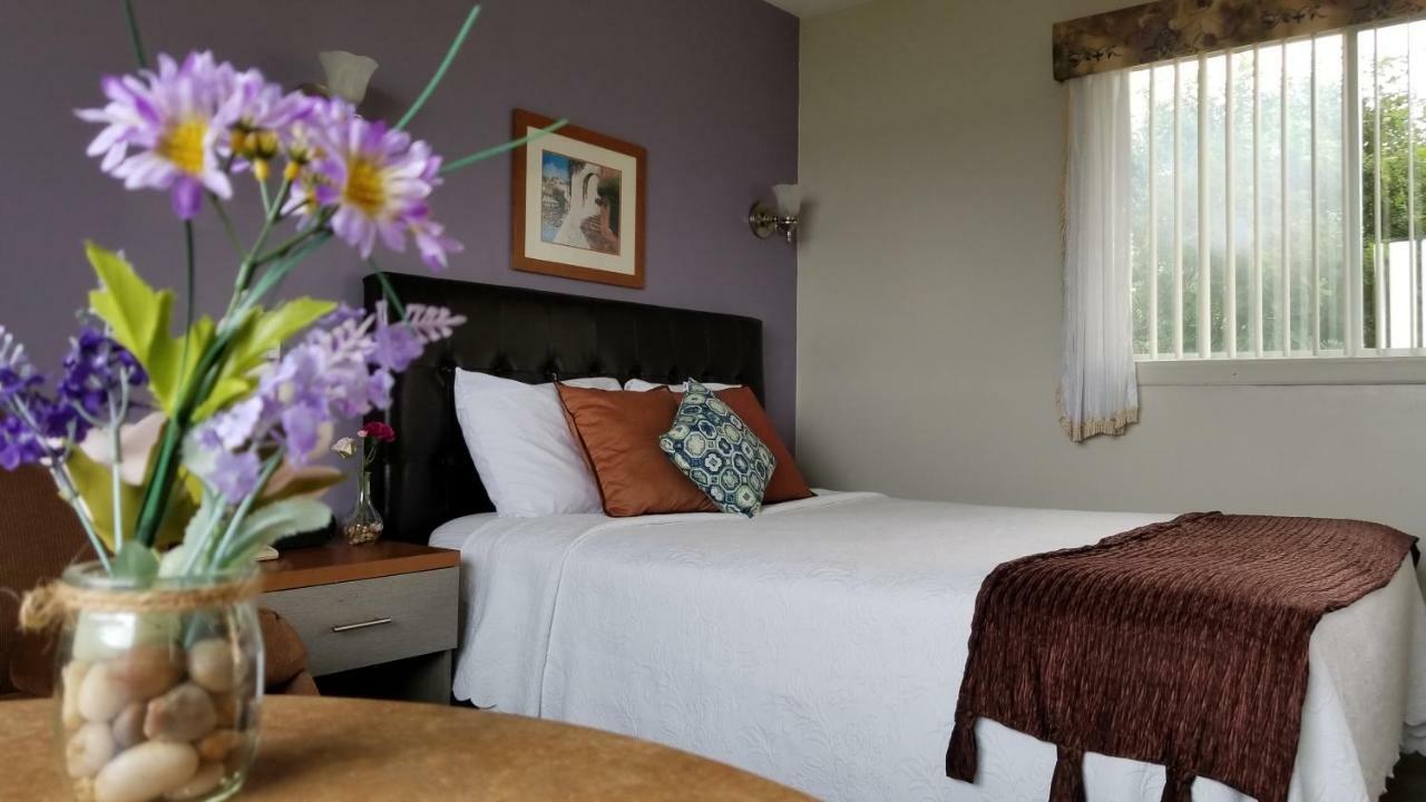Au Doc Motel Repentigny Zewnętrze zdjęcie