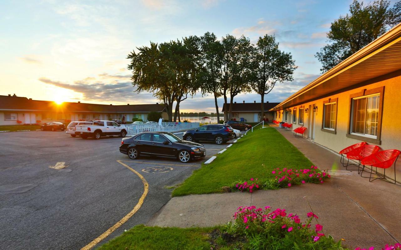 Au Doc Motel Repentigny Zewnętrze zdjęcie